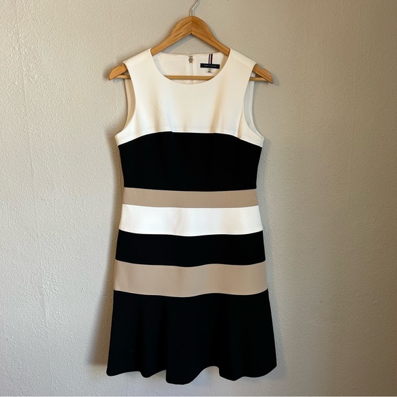 TOMMY HILFIGER | Women's Colorblocked Scuba Crepe Sleeveless Dress 8 NWOT - Picture 2 of 5